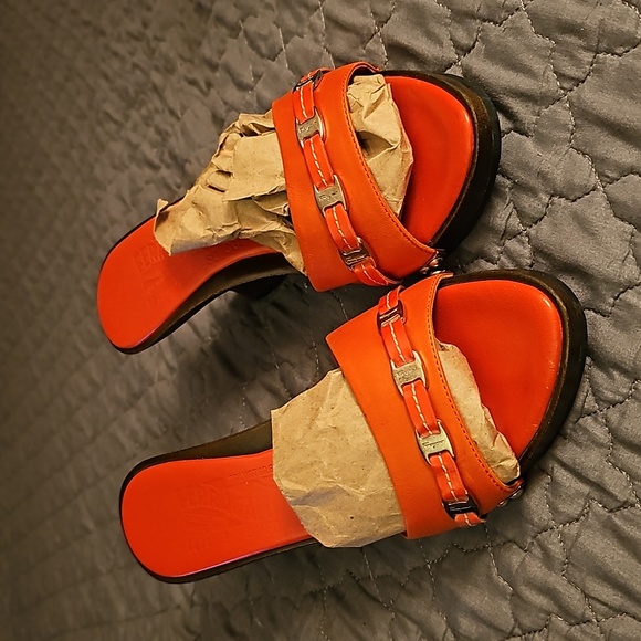 SALVATORE FERRAGAMO  WEDGE SANDALS *Certification paper included. - Picture 3 of 9